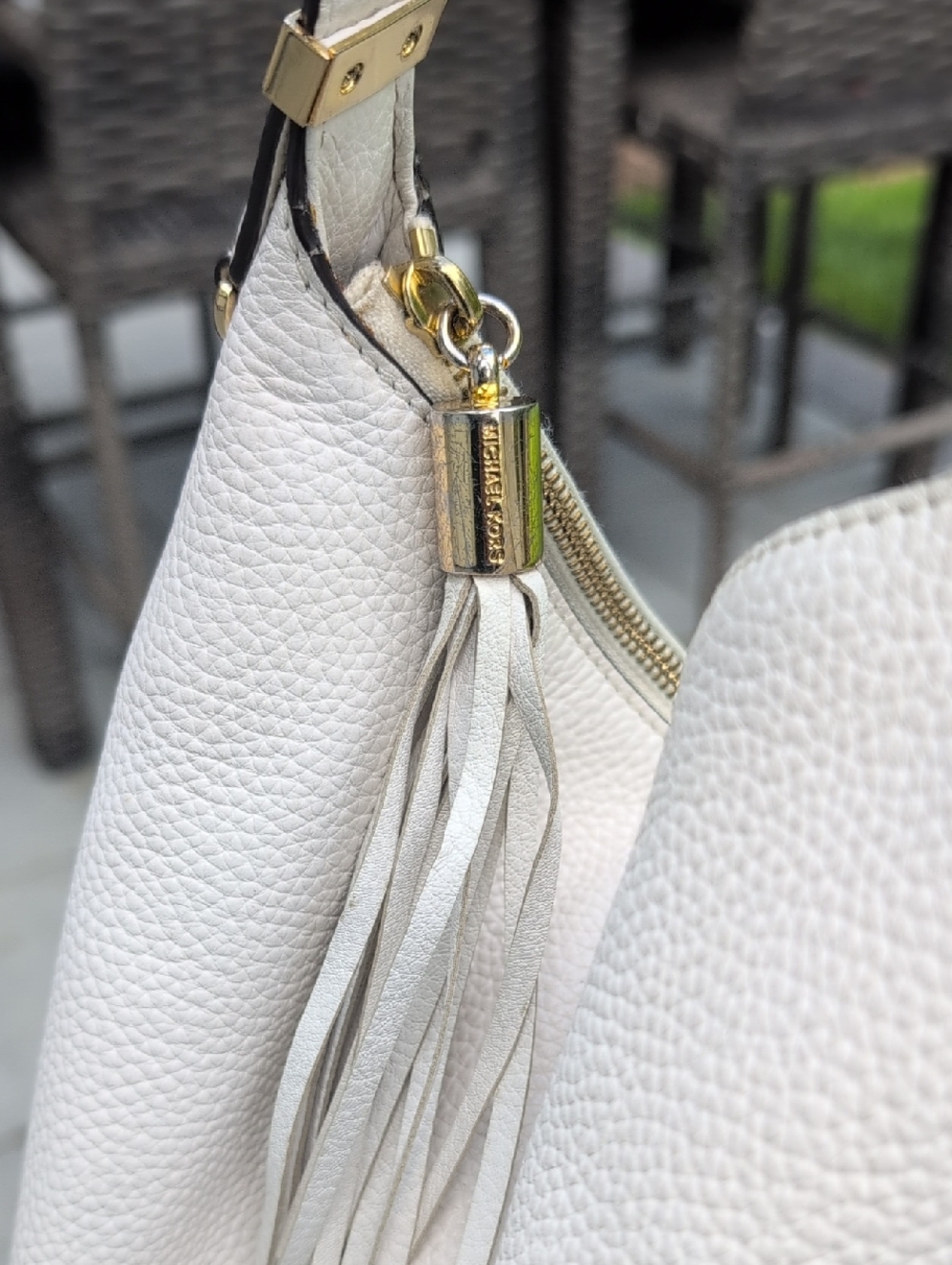 Michael Kors Cream Pebbled Leather Hobo With Crossbody Strap. EUC - Picture 6 of 12